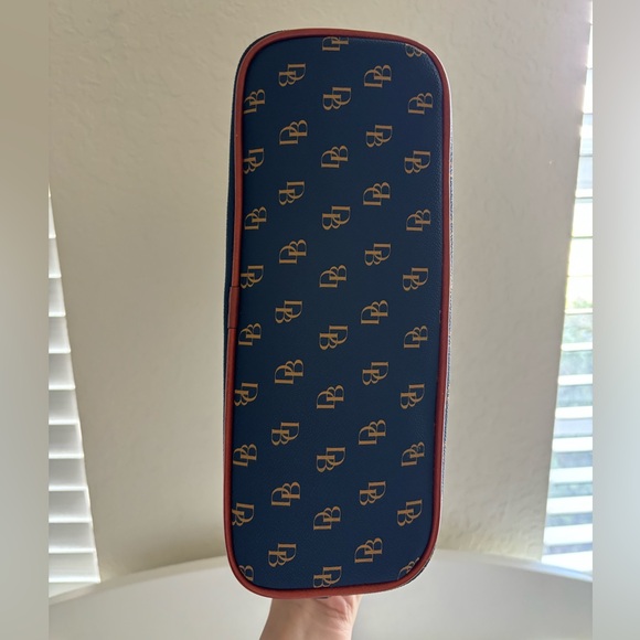 Dooney & Bourke Gretta Everyday Crossbody - Picture 5 of 10